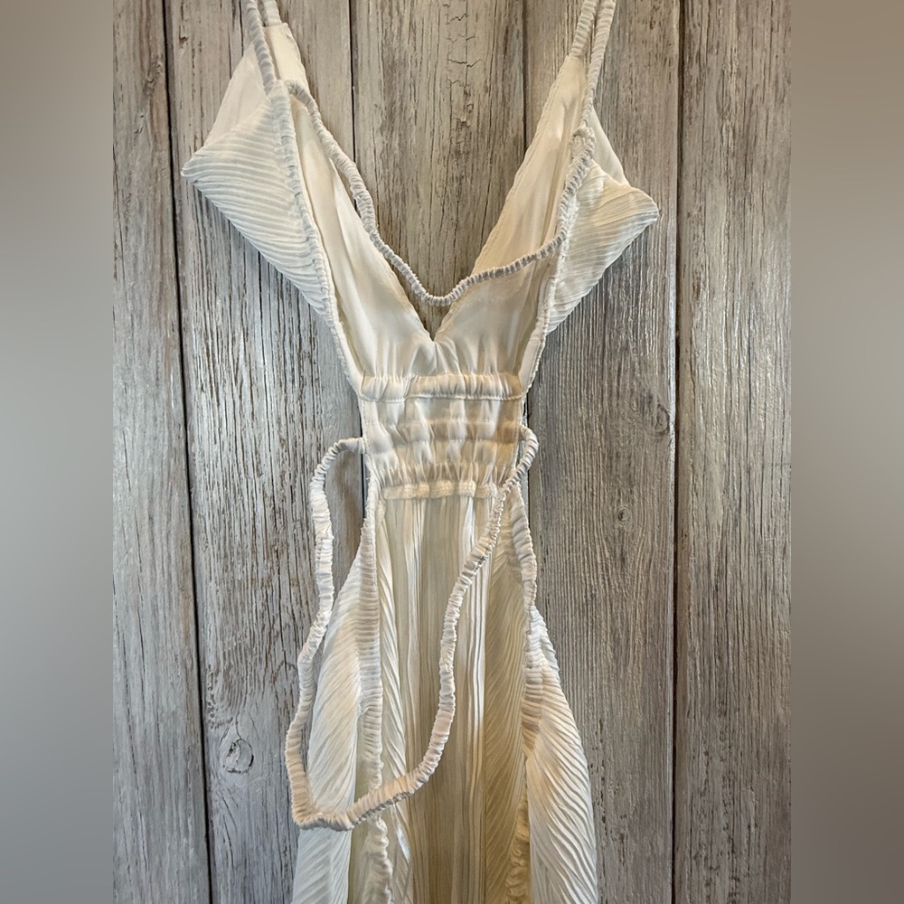 Women’s White V-Neck Maxi Dress with Straps - Picture 9 of 9